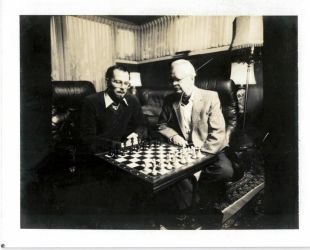 1982 Ulf Rathsman+Johan Enroth at Johans home