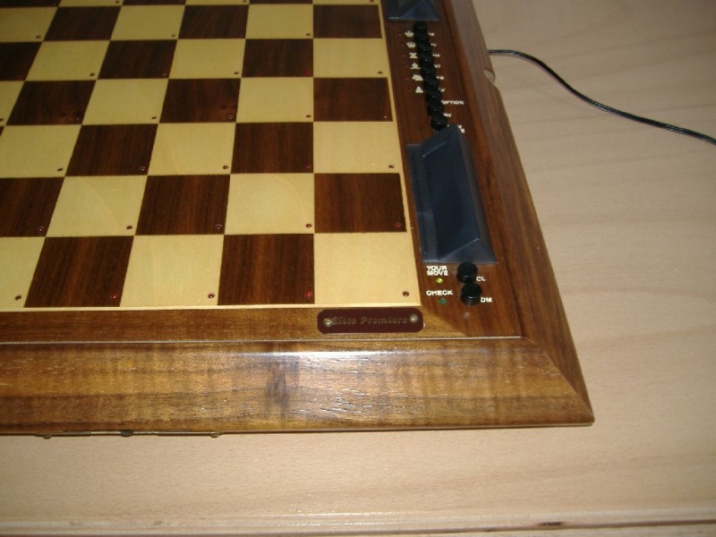 Datei:Fidelity Elite Premiere 3.jpg
