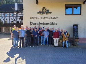 Gruppenbild aller Teilnehmer